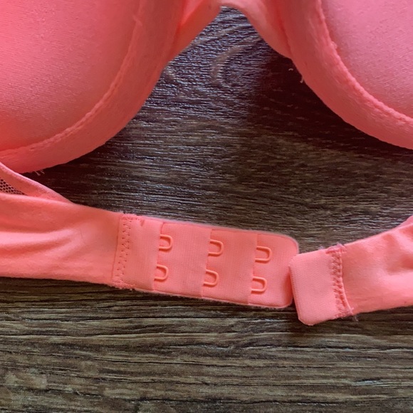 Victoria Secrets Push Up Bra - Picture 6 of 7